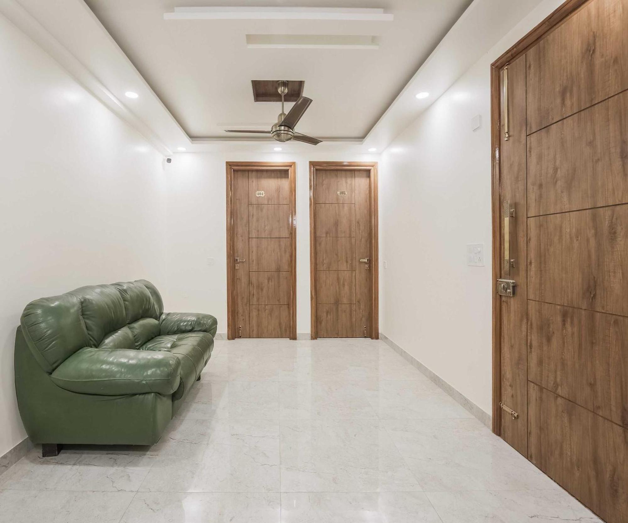 Hotel Maharaja Palace Ґурґаон Екстер'єр фото