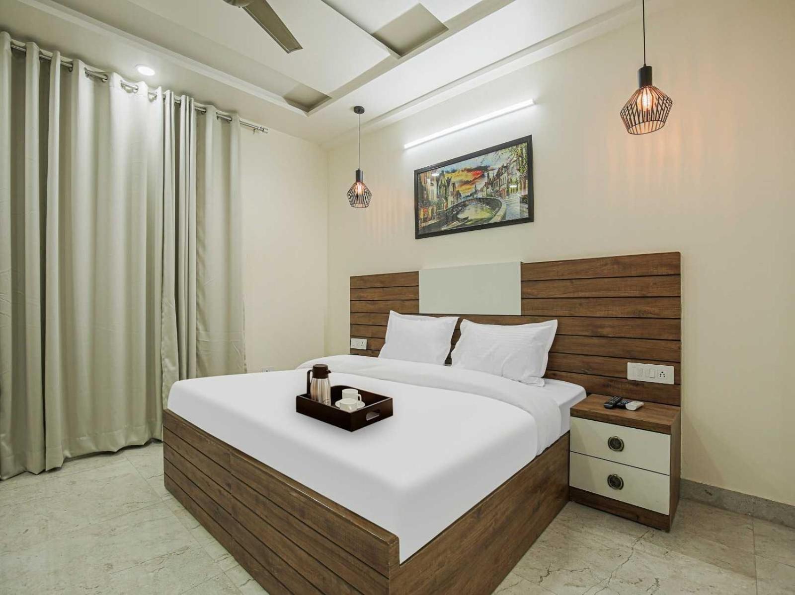 Hotel Maharaja Palace Ґурґаон Екстер'єр фото