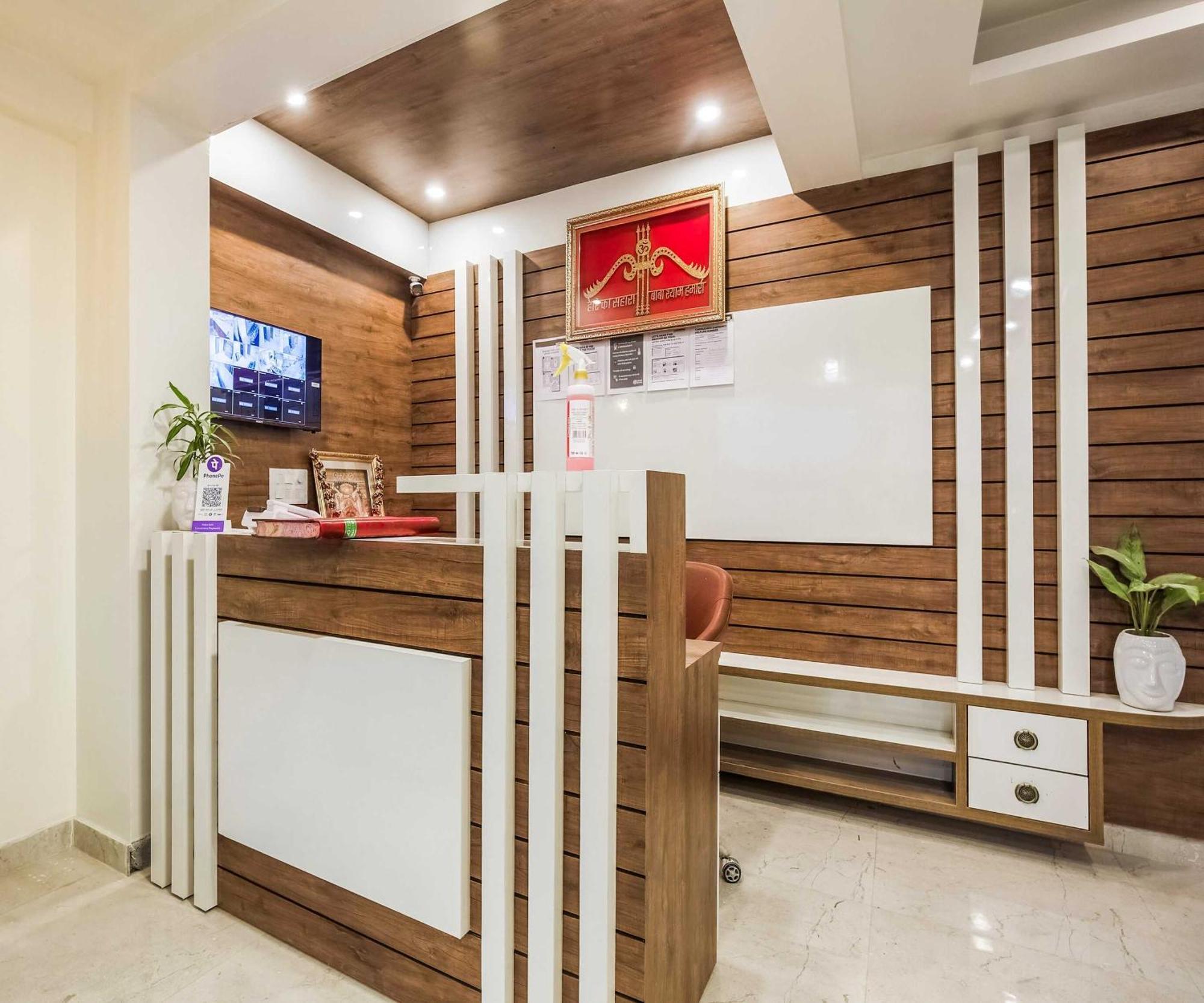 Hotel Maharaja Palace Ґурґаон Екстер'єр фото
